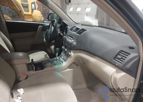 2010 Toyota Highlander Base V6 from USA, damaged, VIN 5TDBK3EH6AS038933